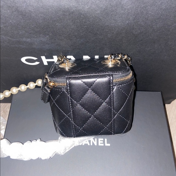 Chanel Small Vanity Case - Picture 3 of 7